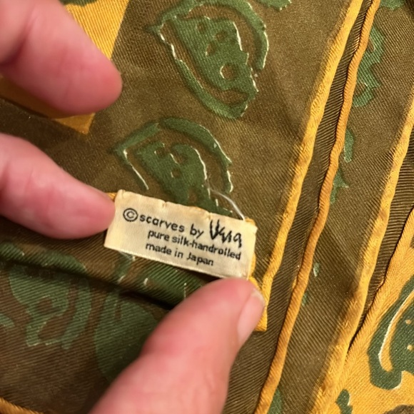 Vera Neumann Vintage Silk Scarf - Picture 4 of 4